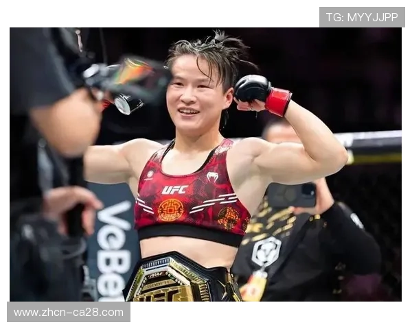 张伟丽泰国特训增肌升重，战术调整应对蝇量级力量差异